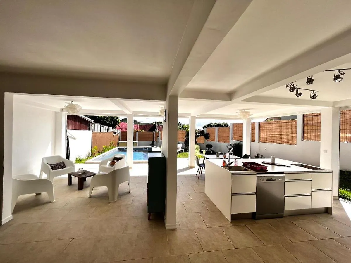 Villa Emilie Bord De Plage Avec Piscine Le Diamant